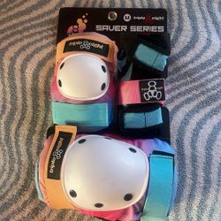 NEW Triple Eight Pads Set