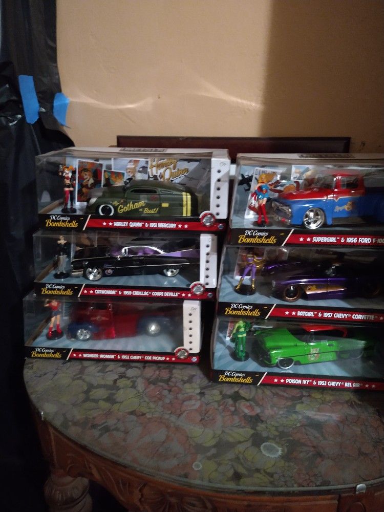 Complete 1/18th Scaled Car Diecast Set