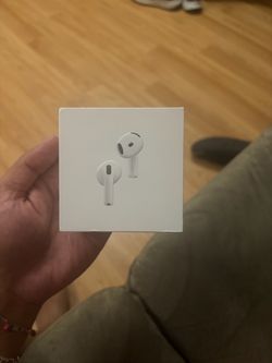 AiraPods 5 with Wireless Charging Case