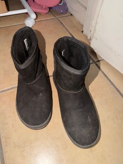Women's Black Short Cozy Winter Boots (Size 8) – $30 Cash!