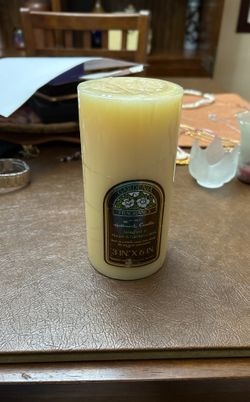 Hallmark Candle-Gardenia Scent