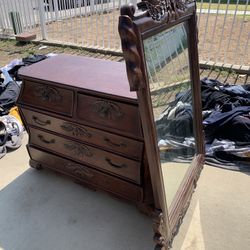 Living room Chest And Mirror 