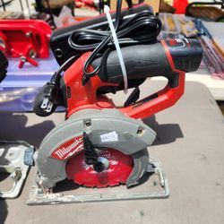 Milwaukee FUEL 12V 
