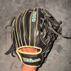 Very lightly used A1000 baseball glove!
