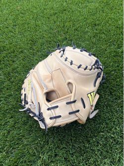 A2000 Catchers Glove 34in