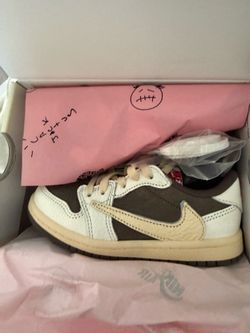 Travis scott reverse mocha size 9c