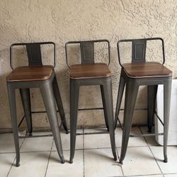 Bar stool