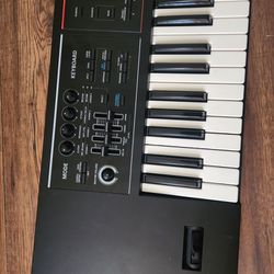 Roland JUNO-DS 61-Key Lightweight Synth-Action Keyboard with Pro Sounds

