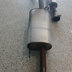 Ford F150 4x4  XLT Silver Pickup Truck Muffler 