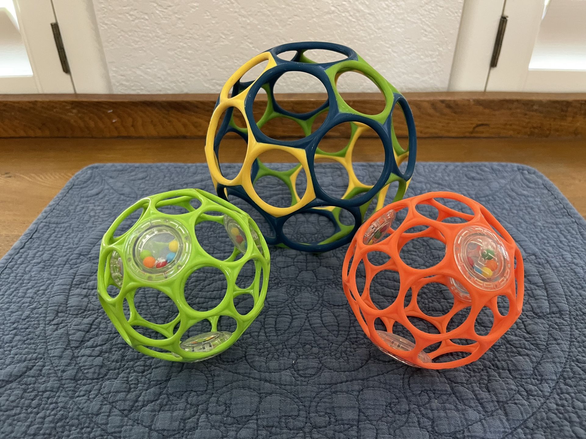 Oball Easy Grip Classic 6” Ball & 2 Oball 4” Ball Rattles/Baby Toy
