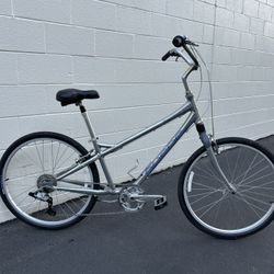 Giant Suede Commuter Comfort Hybrid Road Bike