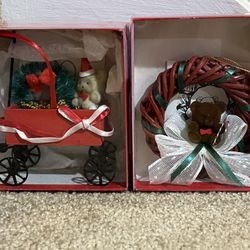 The Christmas ornament collectors club set of 2 Flocked Teddy Bear wagon Wreath