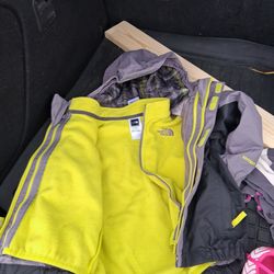 Used in good condition toddler north face jacket