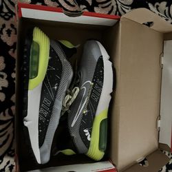 Nike Size 7 Brand new Never Worn 