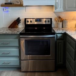 Whirlpool Electric Stove – Model W10432689A