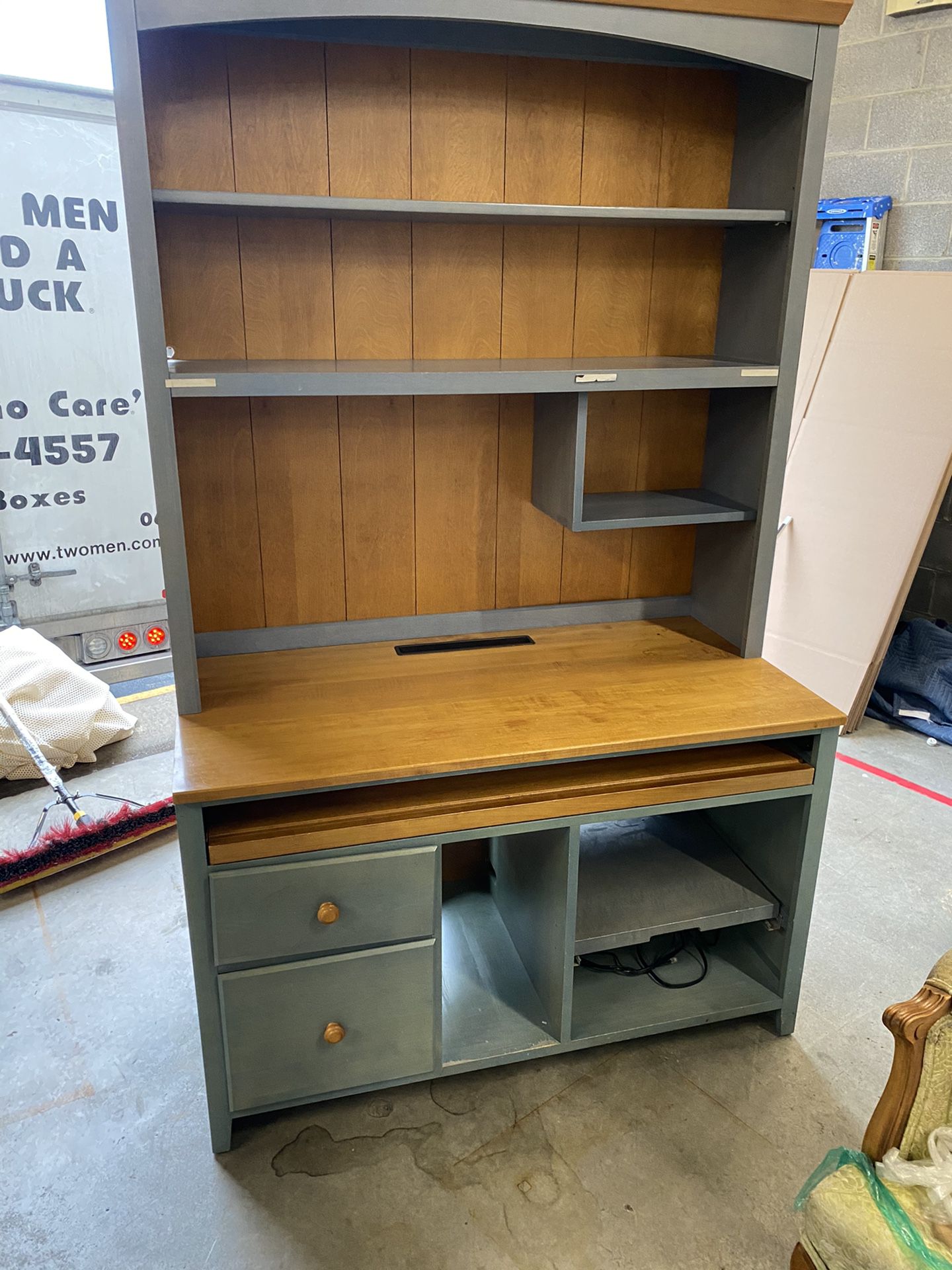 Office desk with hutch . ( 2 pieces )