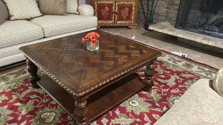 *BASSETT LIVING ROOM TABLES *