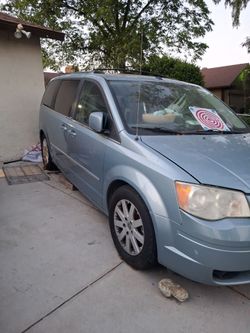 2010 Chrysler Town & Country