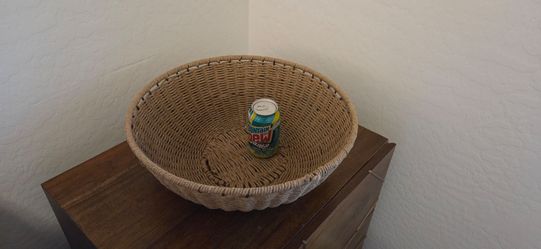 Large decrotive basket