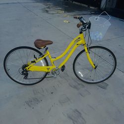 Lady’s Schwinn Bike Bicycle In Excellent Condition Beach Cruiser , Caping, Boardwalk, Strand Bike. Work Bike , 