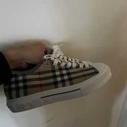 Burberry shoes 