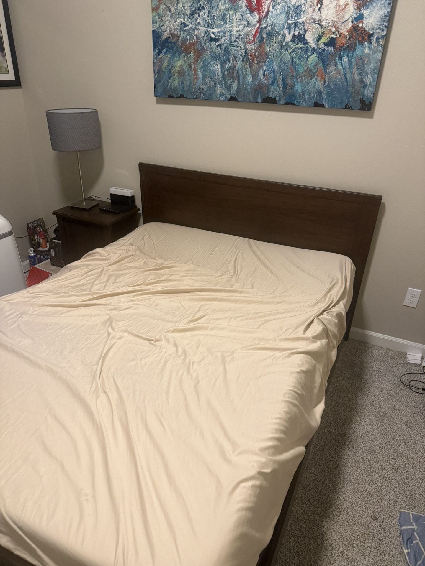Full Mattress/bed frame/ night stand