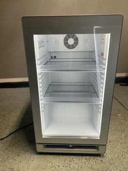 Mini fridge