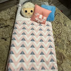 Our Generation Scrollwork Bed - Sweet Dream