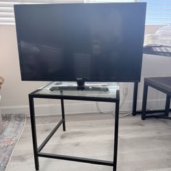 Flat screen tv for gaming or entertainment – Perfect for Bedroom or Office