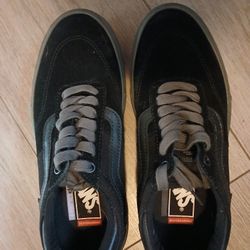 Unisex Vans Worn Twice. 
