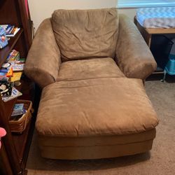 Ashley Lounger