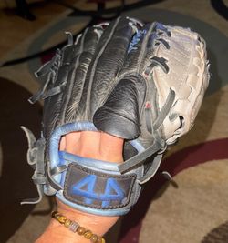 Glove 44 pitcher infield glove