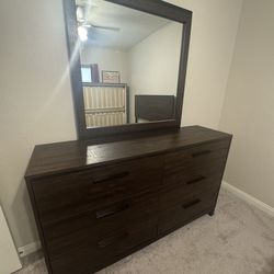 Dresser Drawers and Mirror