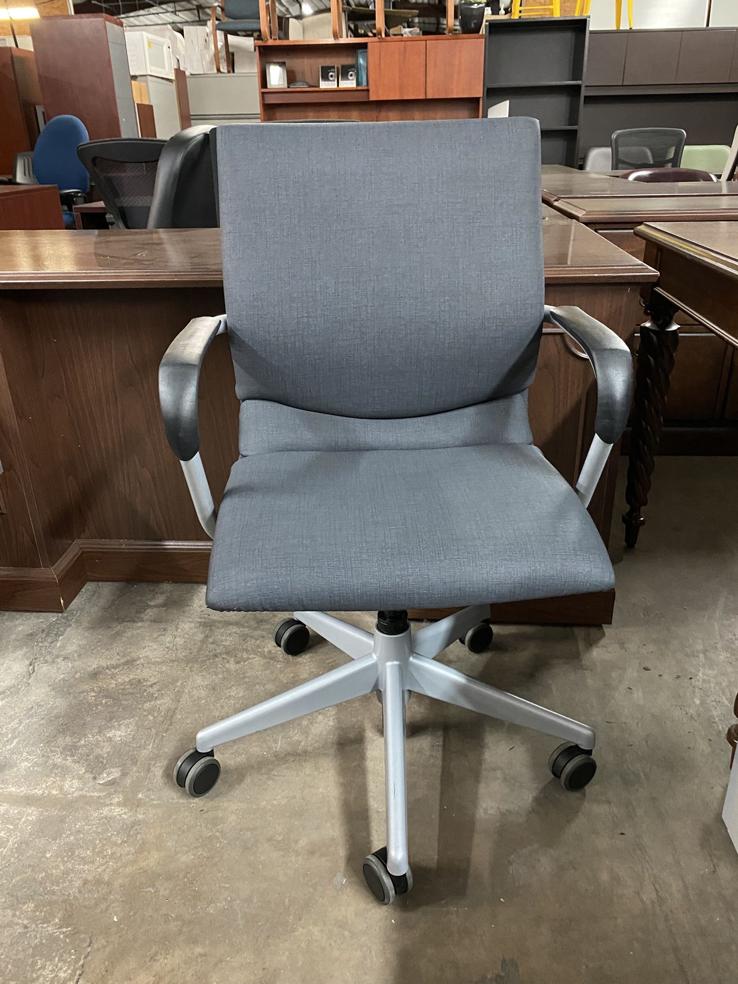 Steelcase protege task chair
