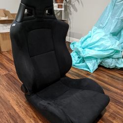 Recaro Seats (Mitsubishi Evo X) 