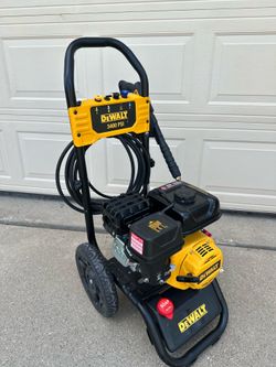 DEWALT 3400 PSI 2.5 GPM Gas Pressure Washer with Maintenance-Free Pump, Heavy-Duty Commercial Cold Water Power Washer