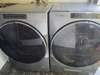 Whirlpool Washer Gas Dryer set