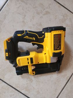 DEWALT
ATOMIC 20V MAX Lithium Ion Cordless 23 Gauge Pin Nailer Tool Only Solo Se Provo