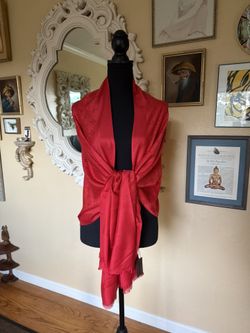 NWT Louis Vuitton, Deep Red Shawl Throw Wrap, Pashmina 