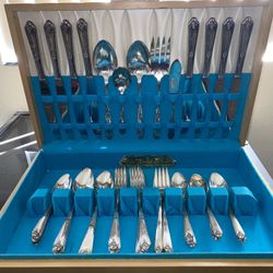Vintage Tudor Plate Oneida Community Silverplate Flatware Set w/ Case – Service for 6–8