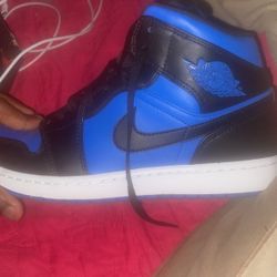 royal blue and black jordan 1s 