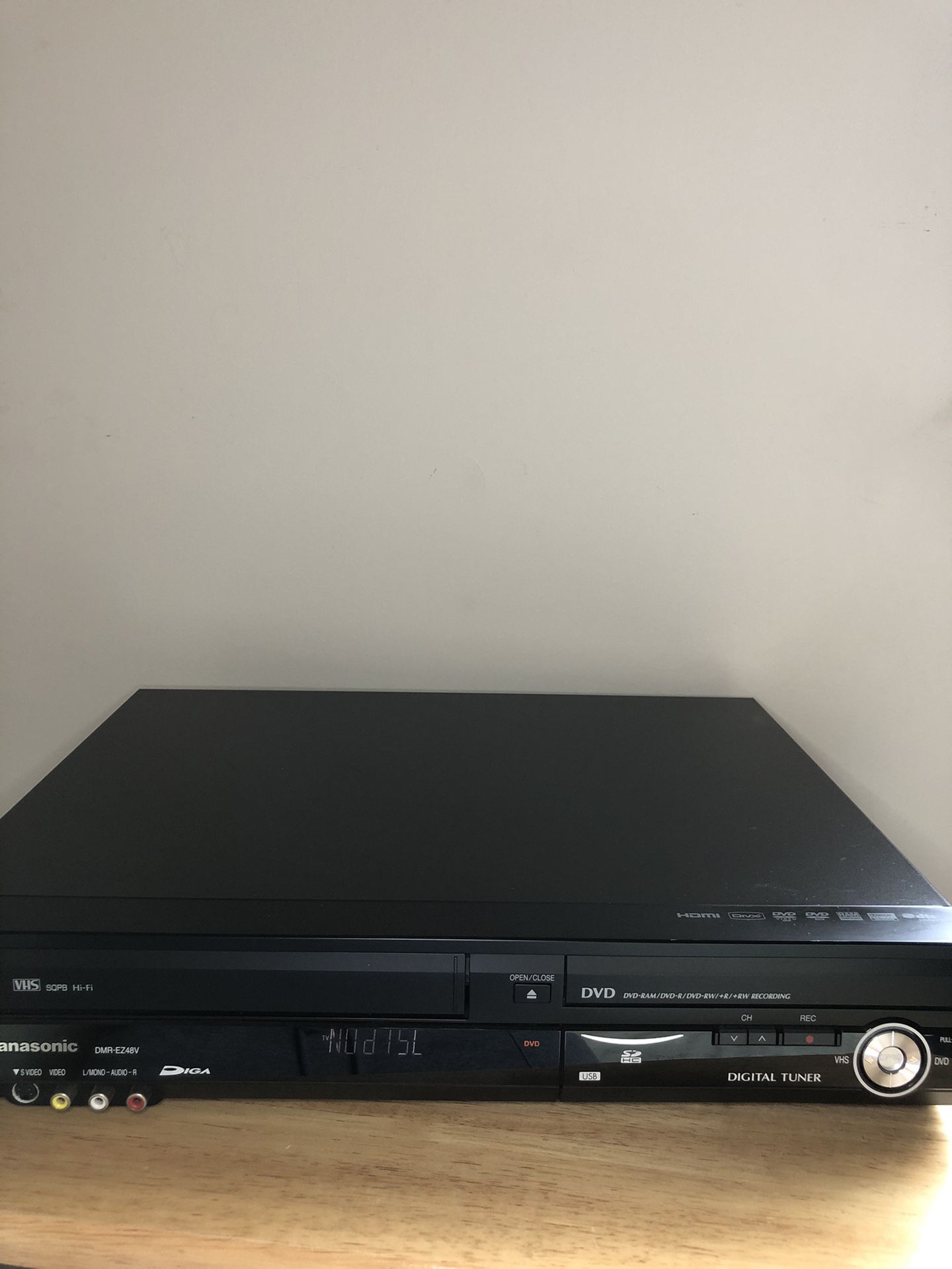 Panasonic DMR-EZ48V DVD Recorder VHS VCR Player W/Remote 