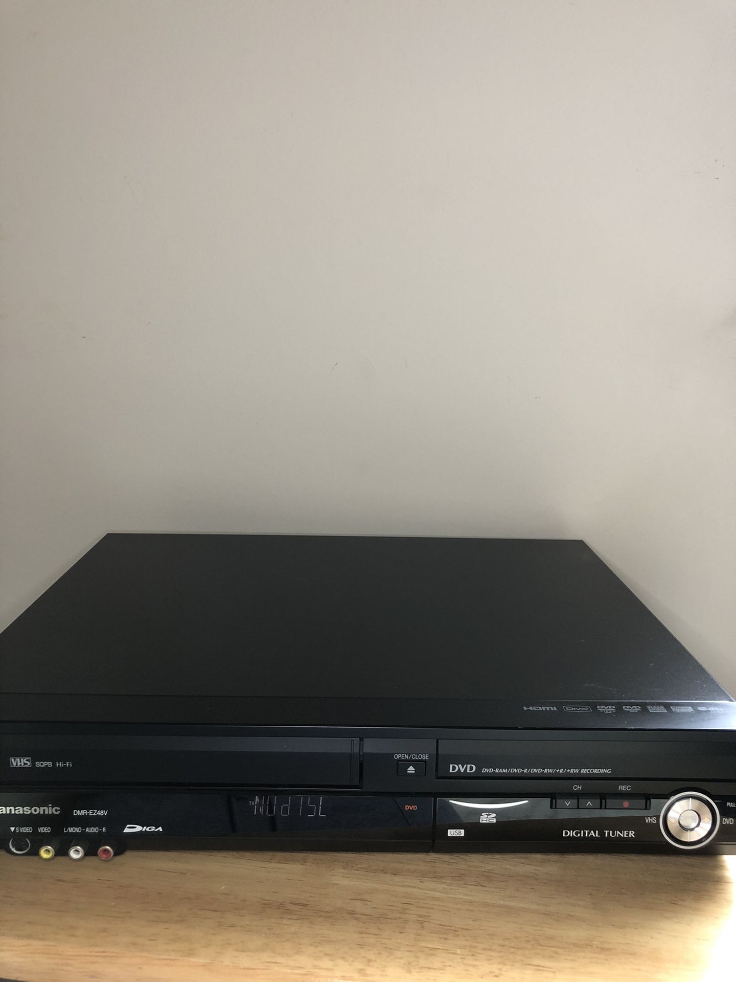 Panasonic DMR-EZ48V DVD Recorder VHS VCR Player W/Remote