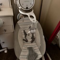 Rocking chair, excellent condition, lightly used.