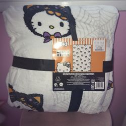 Hello Kitty Halloween Blanket 🐈‍⬛️