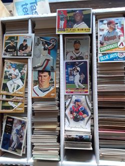 3,200 assorted baseball cards.
