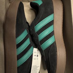 Women’s Adidas Berreda 7.5 