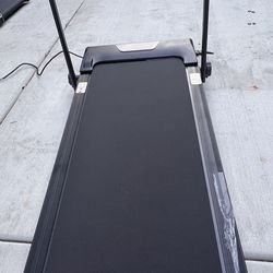 Treadmill with remote +incline handle