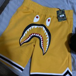 BAPE SHORTS (SIZE XL)