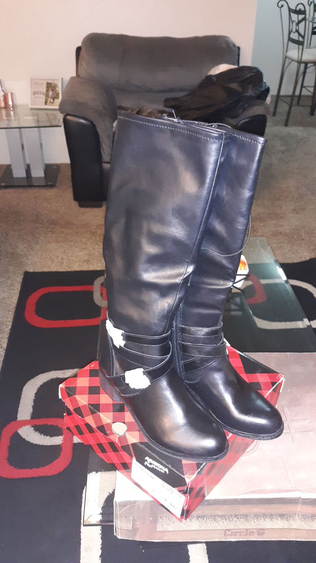 Arizona black boots (brand new)